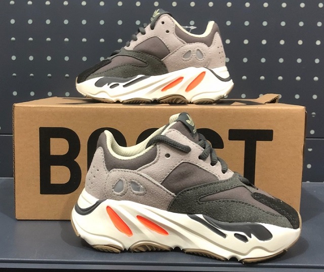 Adidas Yeezy 700 Boost Kids 02